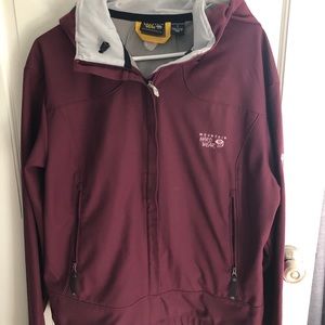Women’s Mountain Hardware jacket.
